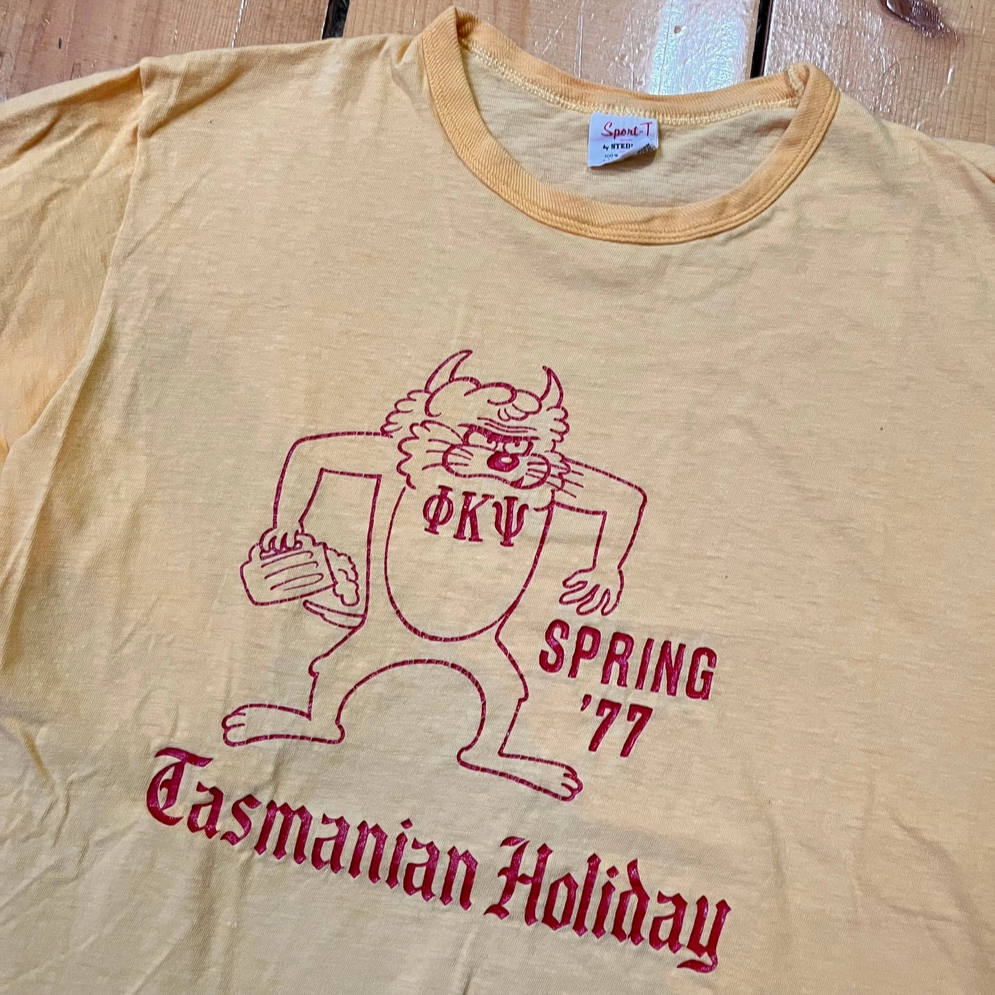 70’s Tasmanian Holiday 1977 Fraternity T-shirt Sz Medium